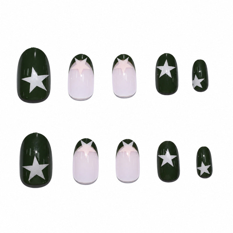 Kreative Nagelkunst mit Sternmotiven Karnz