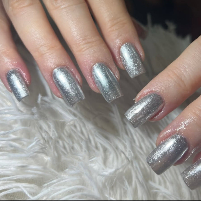 Schimmerndes Metallic Press-On Nagelset Karnz