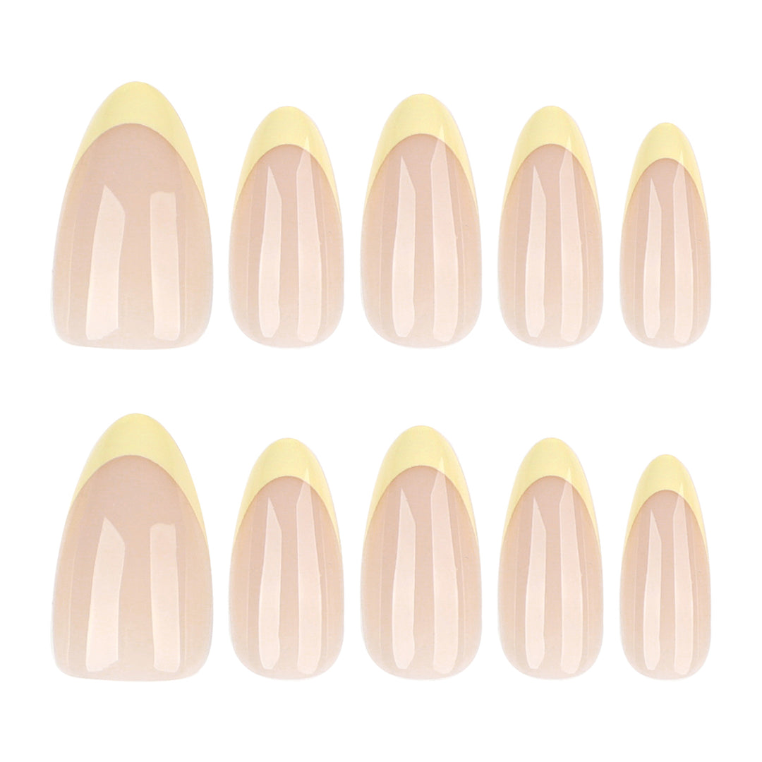 Elegante Nagelkunst mit Farbverlauf und Glanz Karnz