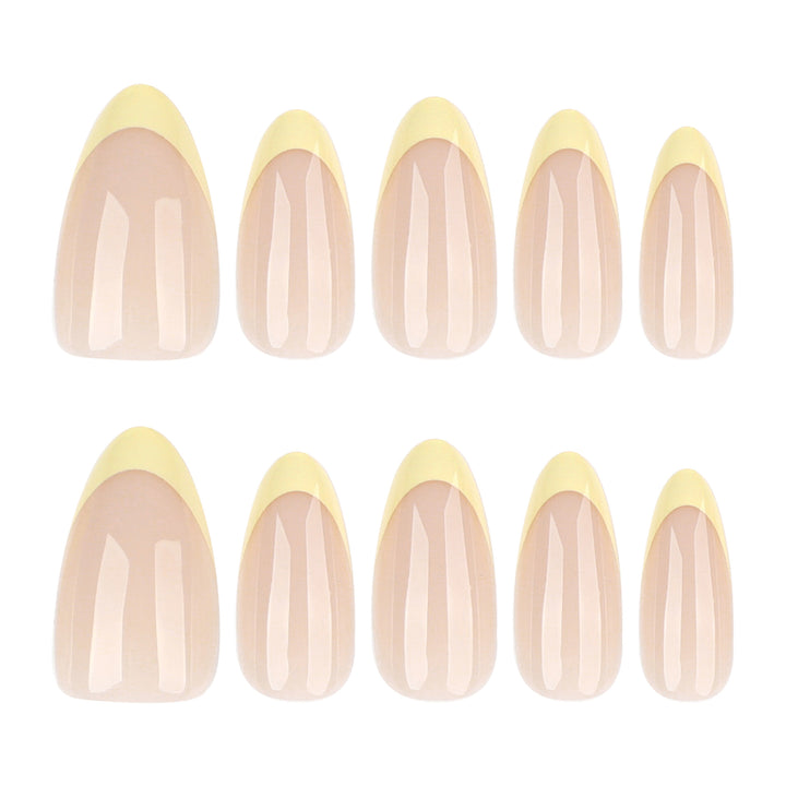 Elegante Nagelkunst mit Farbverlauf und Glanz Karnz