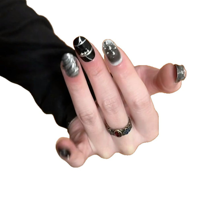 Künstlerisches Nagelkunstdesign