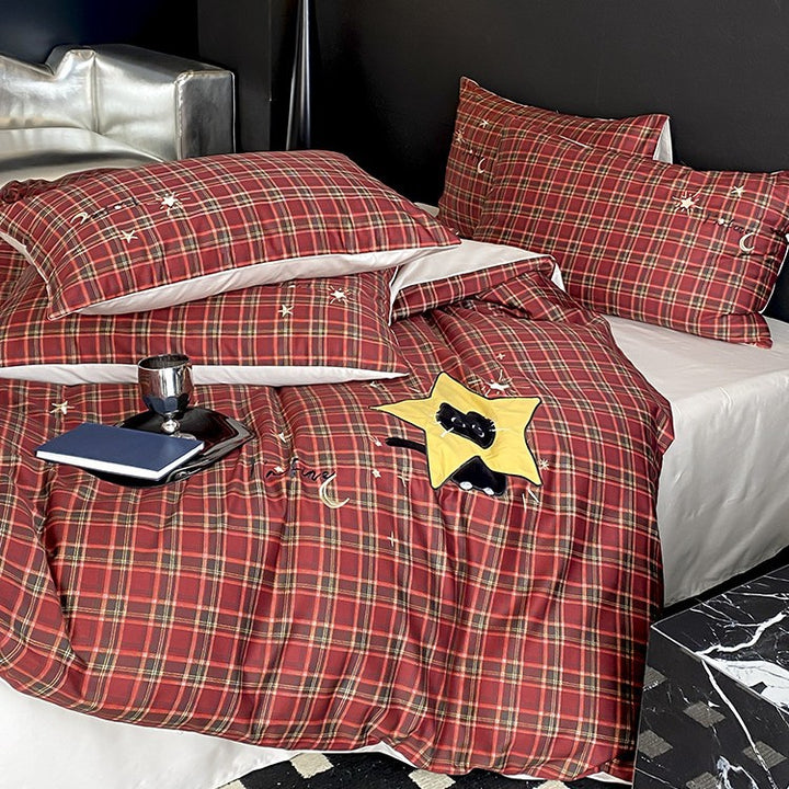 Kariertes Baumwoll-Perkal-Bettwäsche-Set mit tartan-appliziertem Bärenrelief