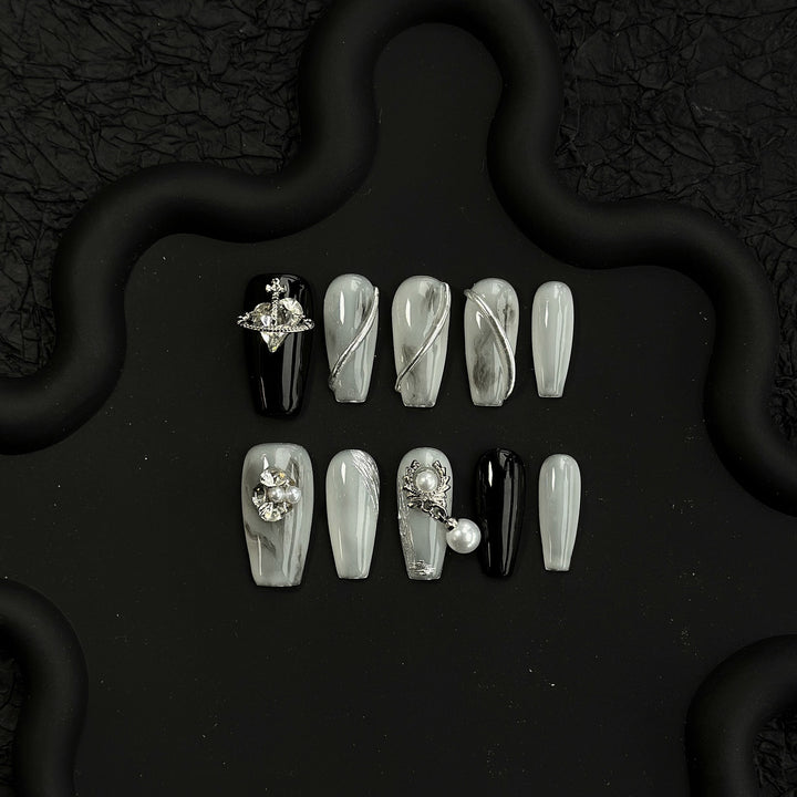 Künstlerisches Satin Press-On Nagel Set