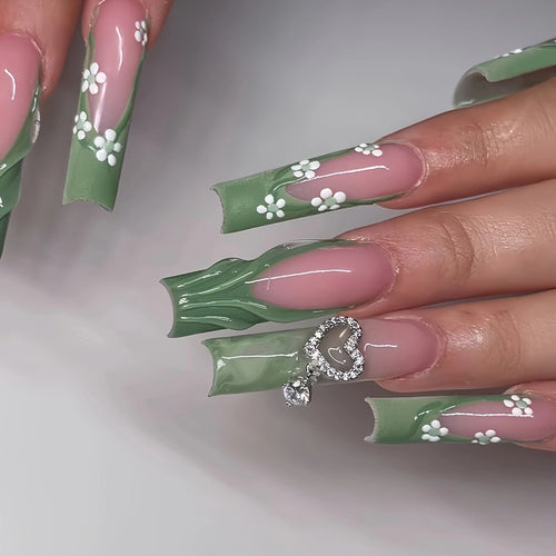 Florale 3D dekorative Nagelkunst Karnz