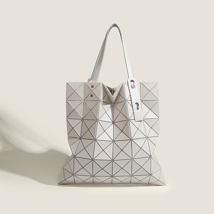Geometrisch strukturierte Tragetasche
