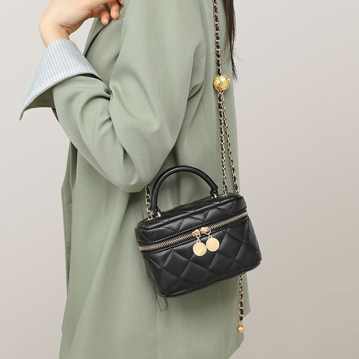 Gepolsterte Mini Kettenhandtasche Karnz