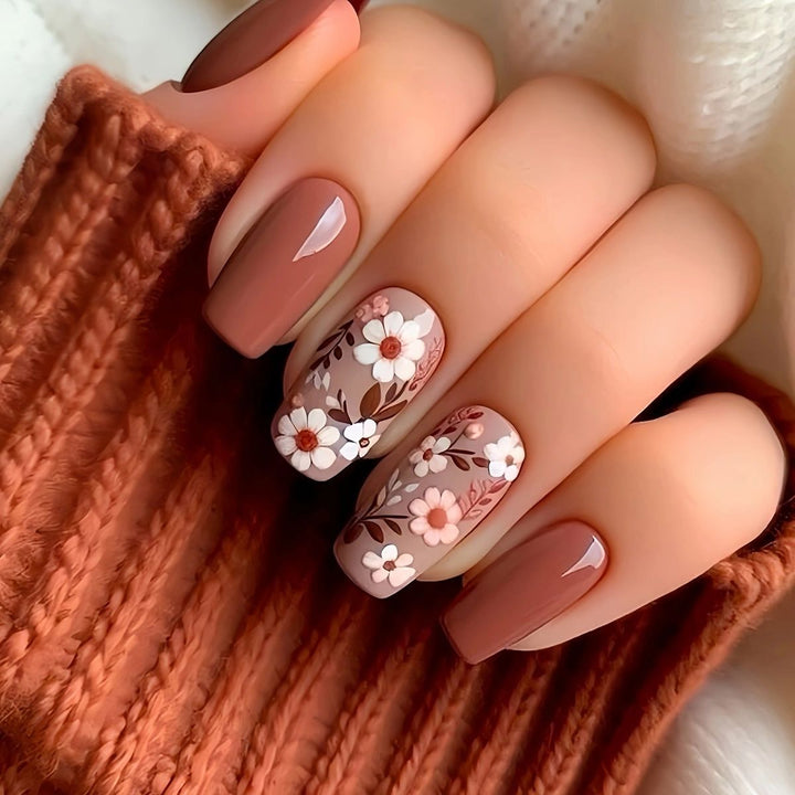 Florales Acryl-Nageldesign Karnz