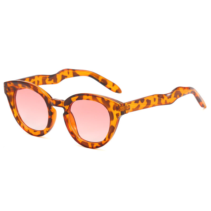 Damen modische Sonnenbrille mit feline Features Karnz