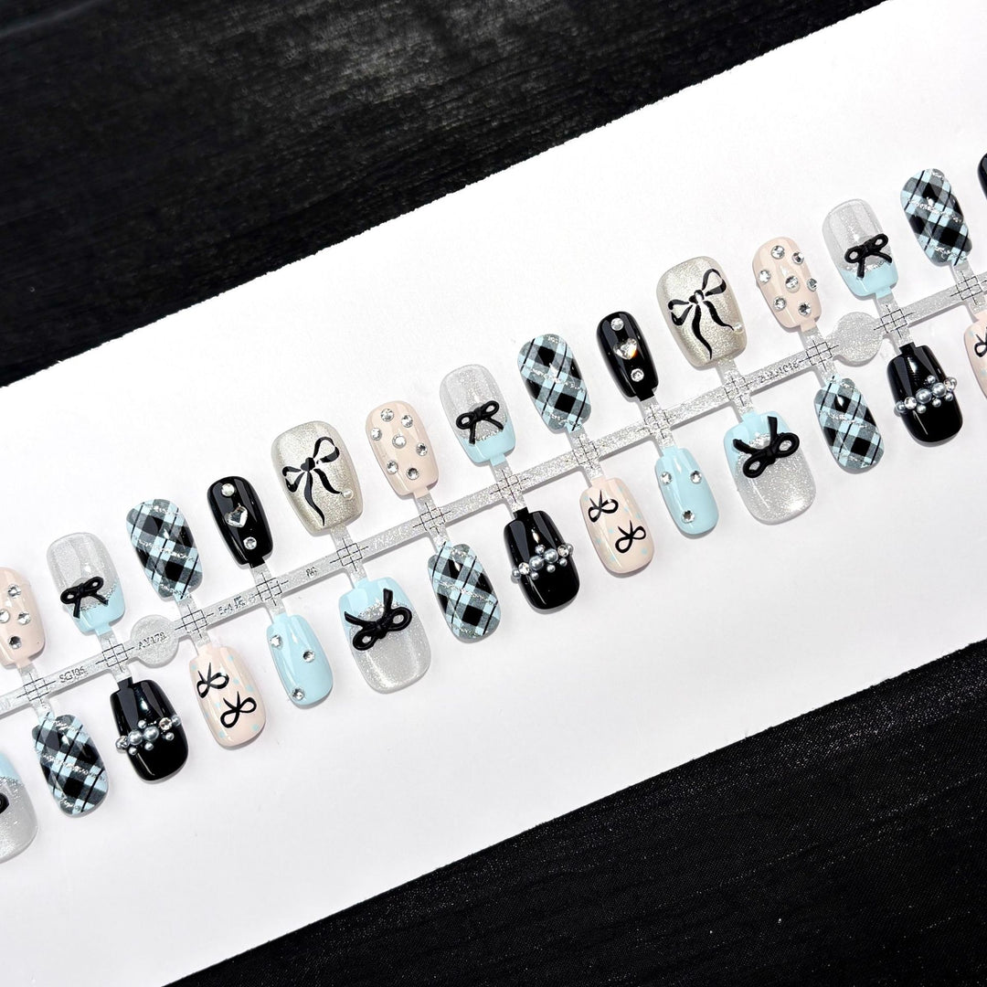 Elegante Polka Dot und Spitzen Press-On Nagel Set