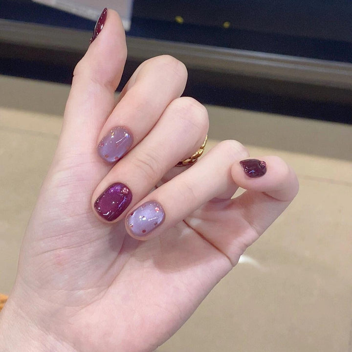 Kunstnägel mit Einzigartigen Glitzerakzenten Karnz