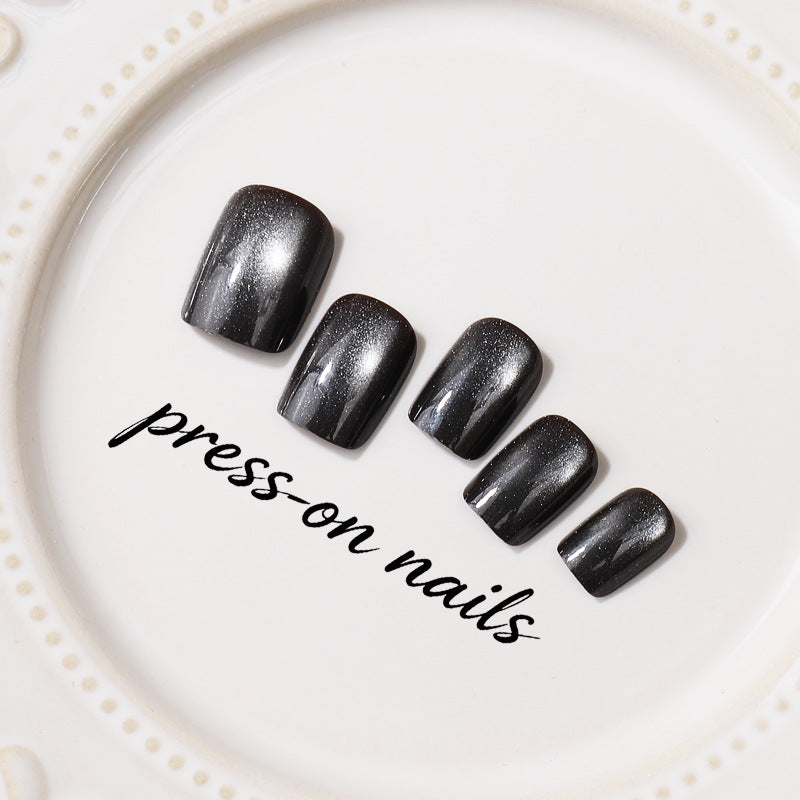 Stylisches Press-On-Nagel-Tips-Set Karnz