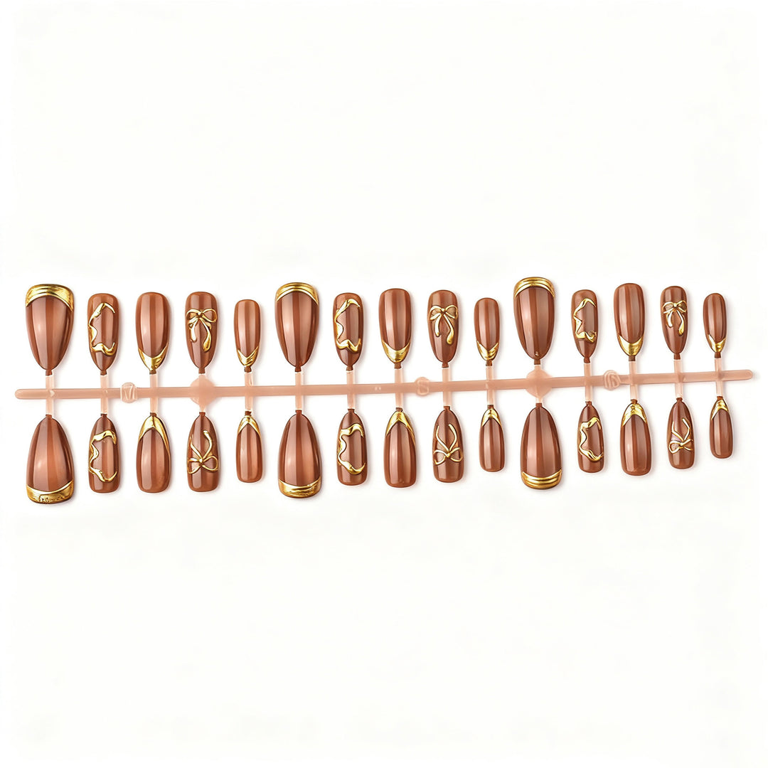 Dekorativer Metallic-Akzent Press-On-Nagelset