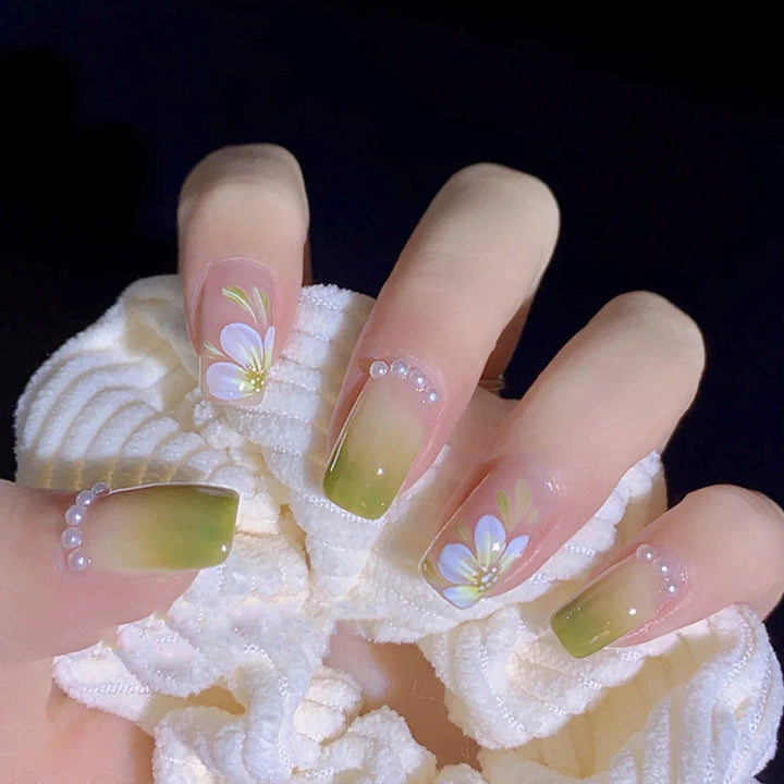 Florales Motiv Press-On Nagelkunst