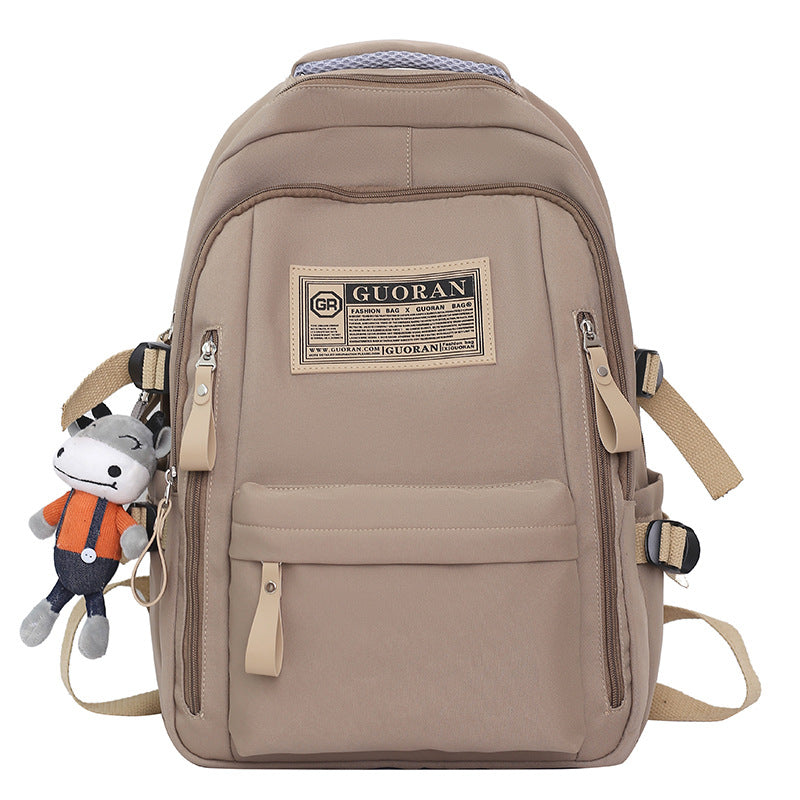 Vielseitiger Freizeit-Rucksack mit Plüsch-Schlüsselanhänger