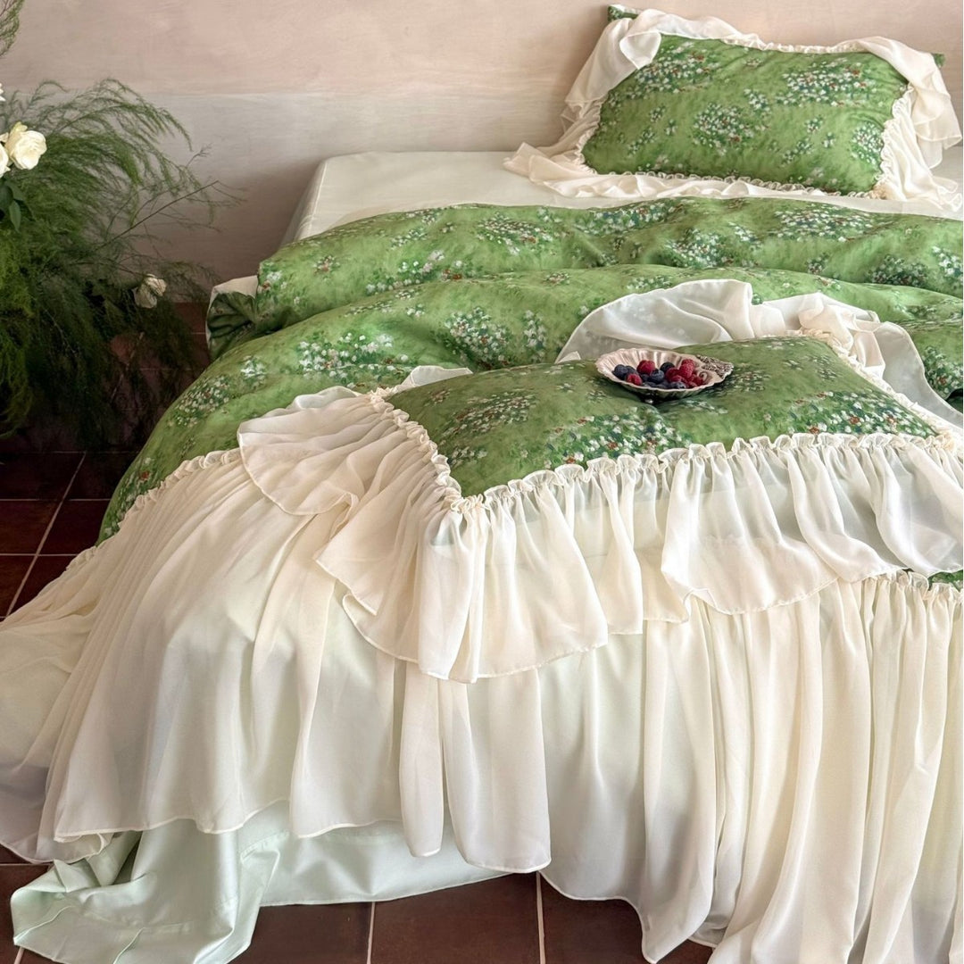 Romantisches Bettwäsche-Set mit Rüschensaum und floraler Leichtstoff-Optik