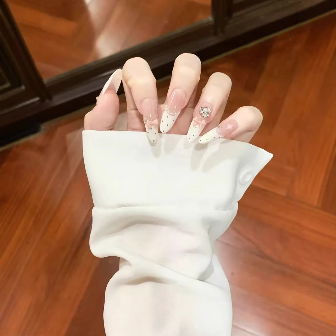 Elegante Stiletto-Nagelspitzen