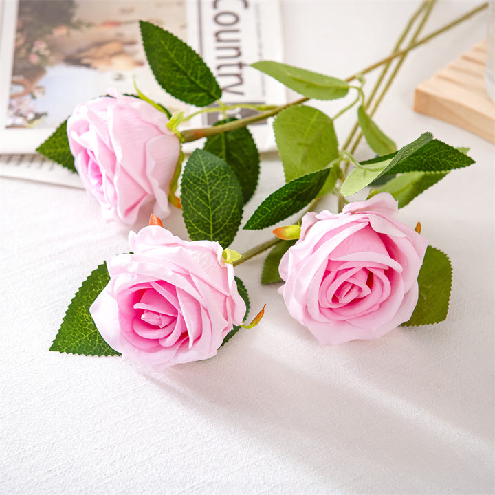 Realistische elegante Rosenstem