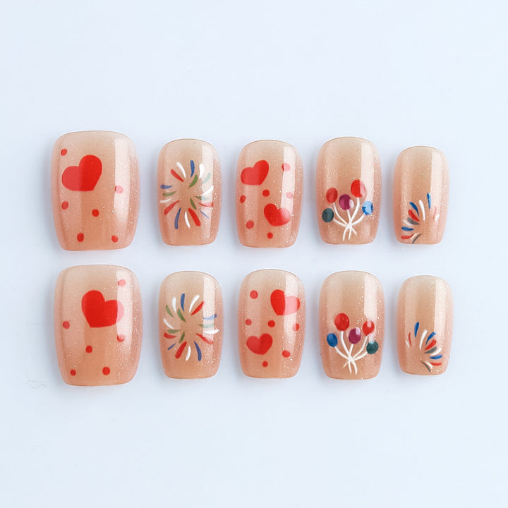 Kreative Herz-Themen Press-On Nail Art Karnz