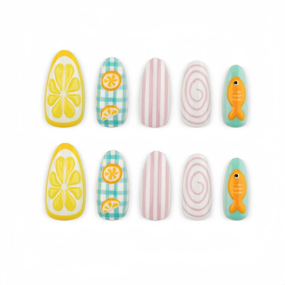 Kreative Nagelkunst mit Fröhlichen Motiven Karnz