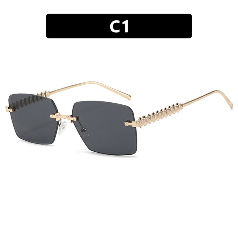 Damen modische Sonnenbrille mit einzigartigem und verzierendem Rahmen Karnz