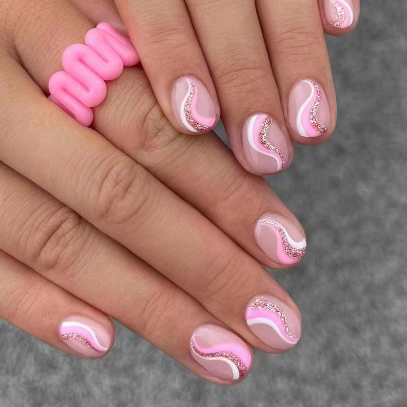 Künstlerisches Wellenmuster Nagelspitzen Karnz