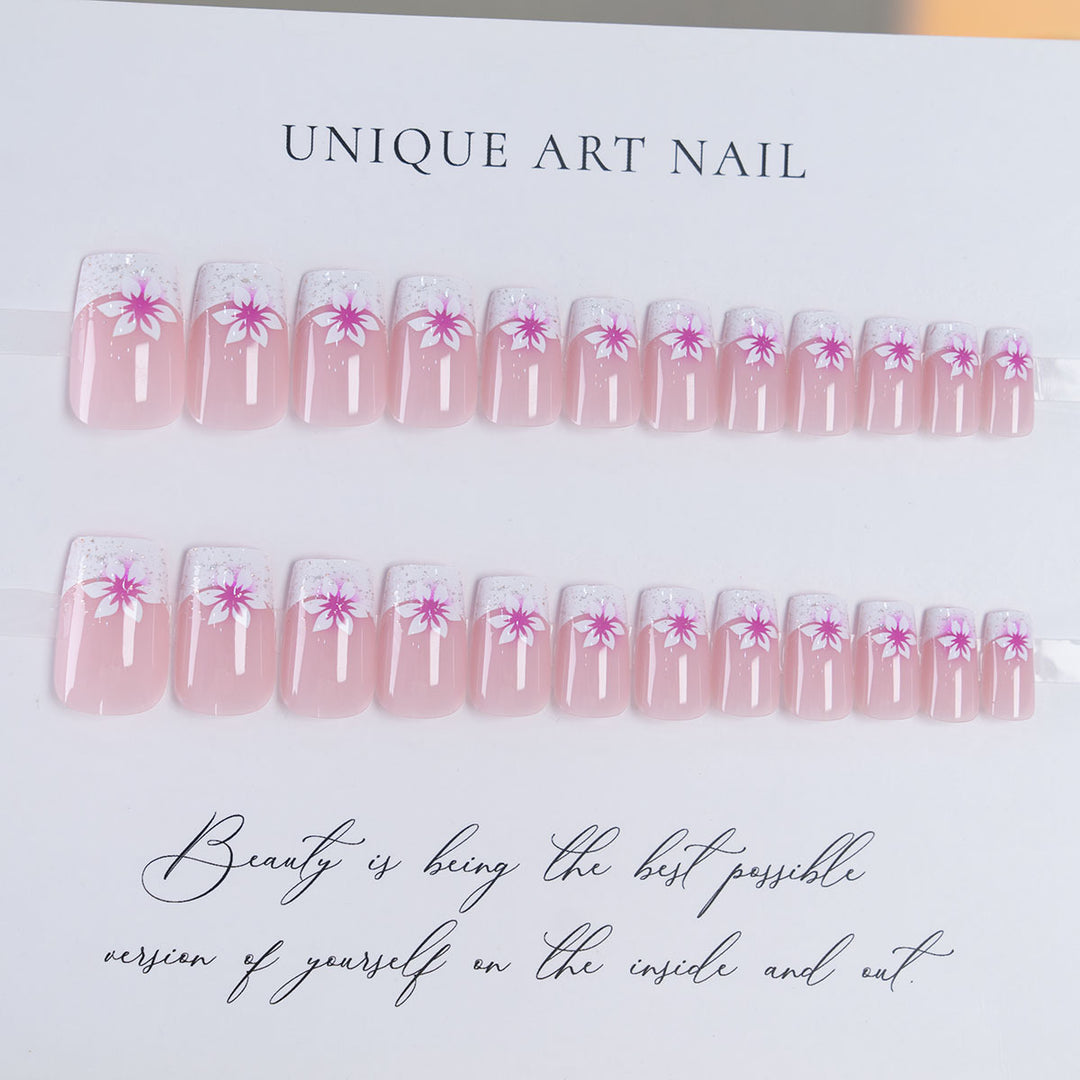 Elegante Blumennagelkunst