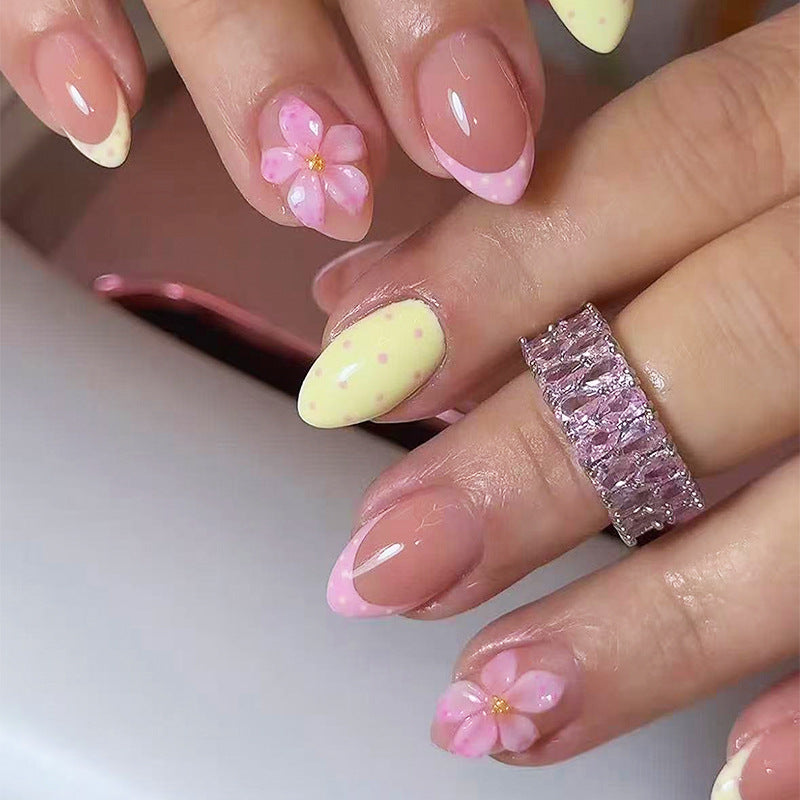 Floral Eleganter Press-On-Nagelset Karnz