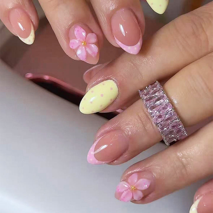 Floral Eleganter Press-On-Nagelset Karnz