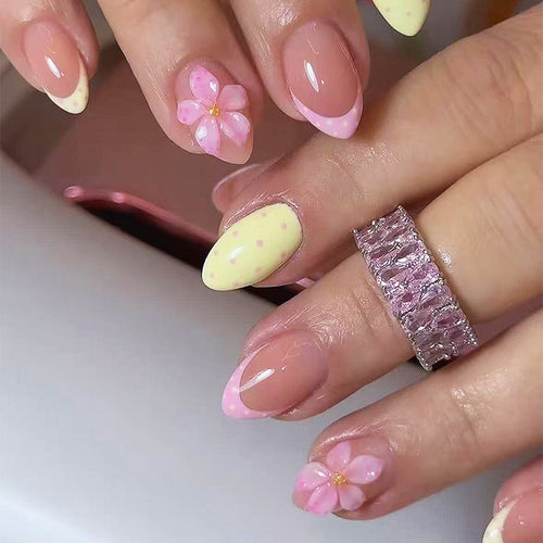 Floral Eleganter Press-On-Nagelset Karnz