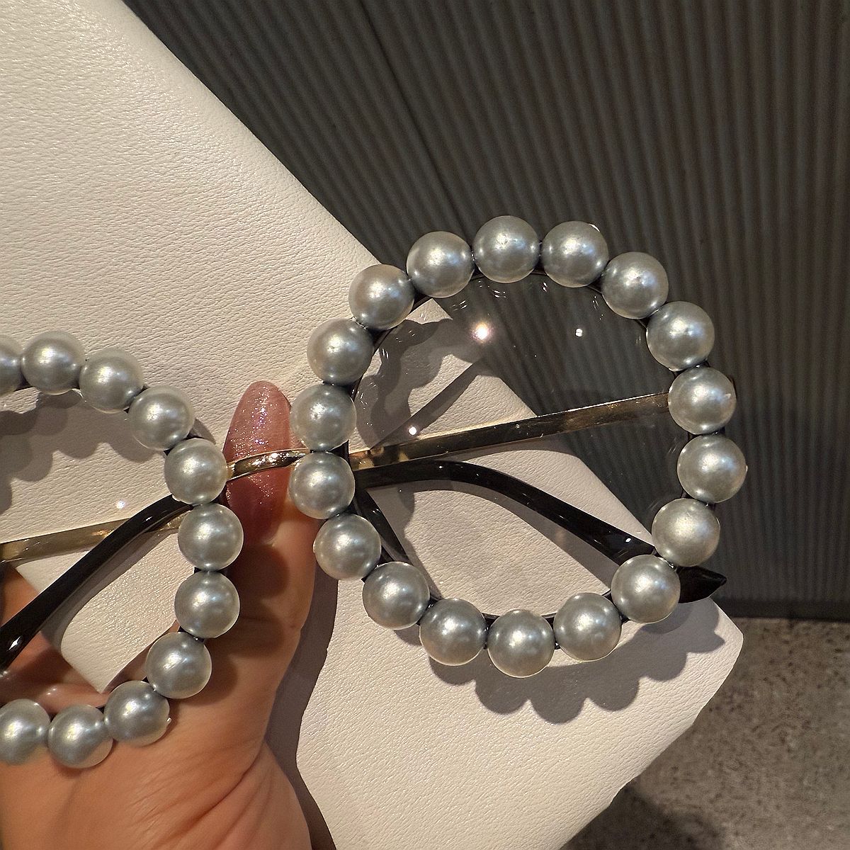 Damen elegante Vintage-Sonnenbrille mit Perlenbesatz Karnz