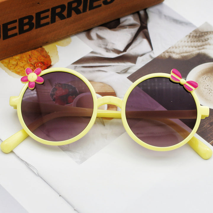 Damen Sonnenbrille mit verspielten Blumenakzenten Karnz