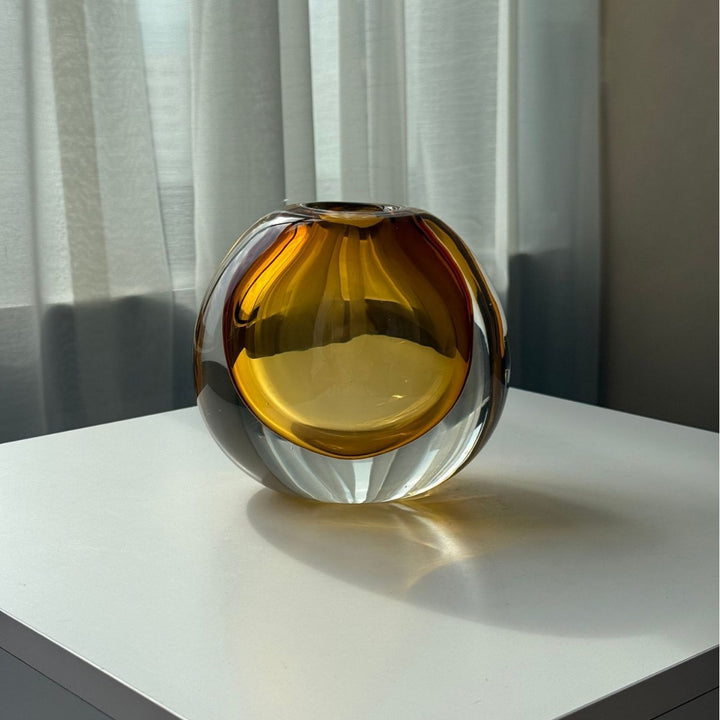 Handgefertigte solide Glas-Bud-Vase mit skulpturalem Hohlkern Karnz