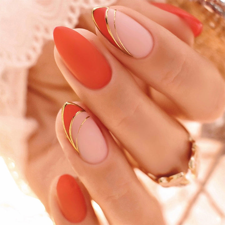 Künstlerische Press-On Nagelset mit elegantem Design Karnz