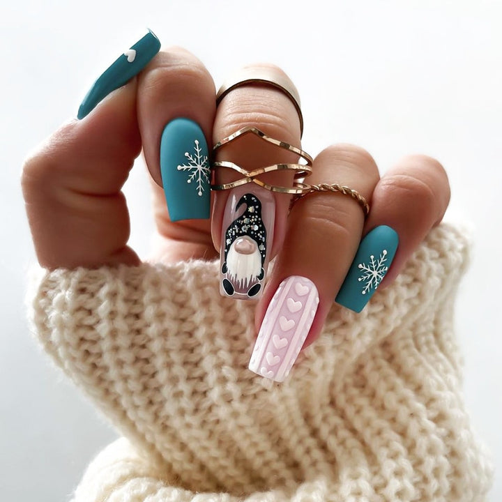 Kunstnagelset mit festlichem Winterthema Karnz