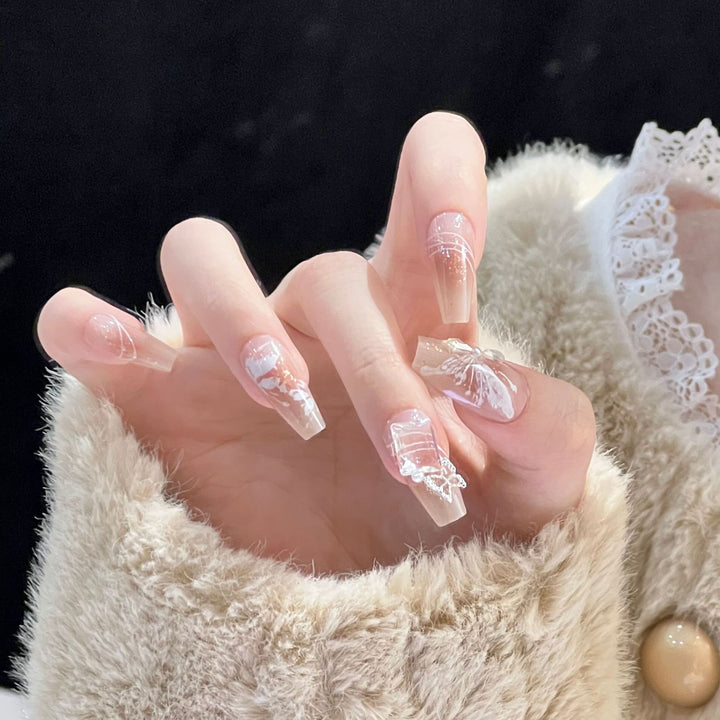 Trendige Stiletto-Nägel Karnz