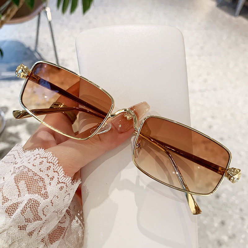 Damen elegante quadratische Sonnenbrille mit luxuriösem Metallrahmen und UV-Schutz Karnz