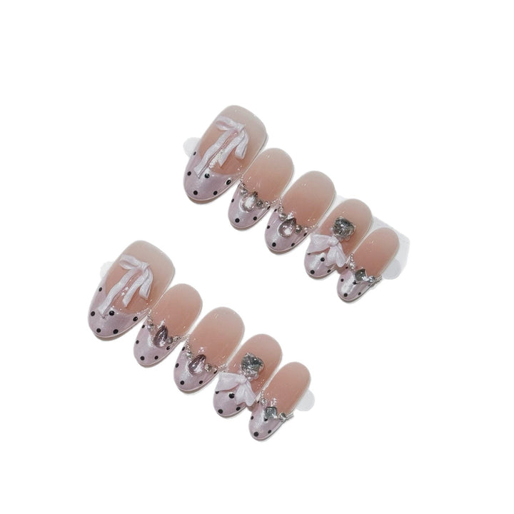 Elegante dekorative Press-On Nagelkunst Karnz