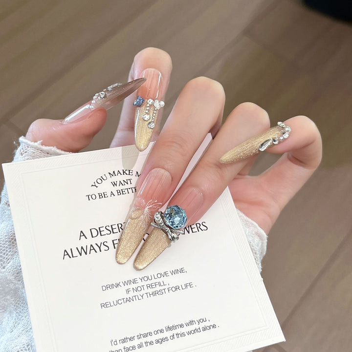 Dekorative Glam Nail Art Extensions Karnz