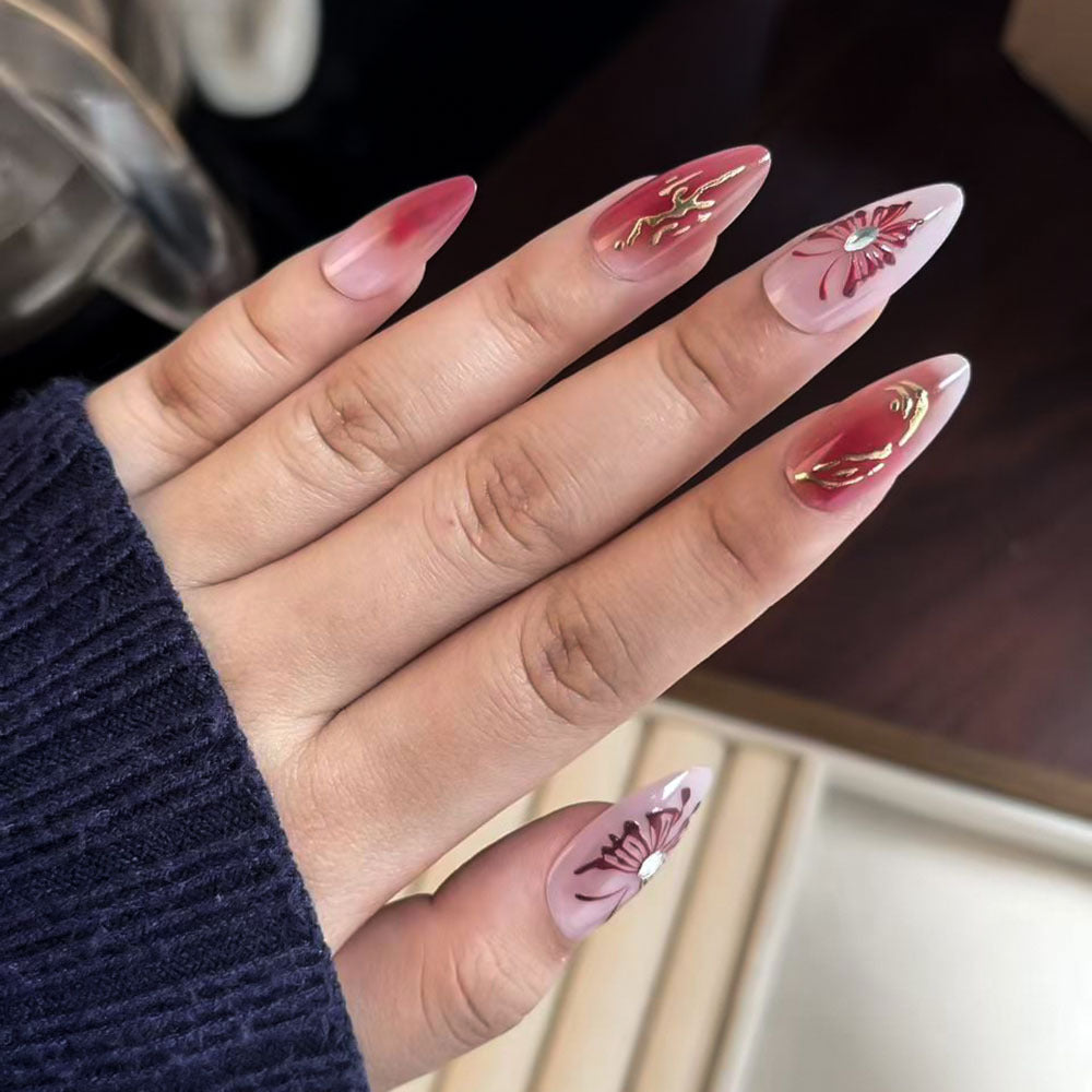Elegante handgemalte Press-On-Nagelkunst Karnz