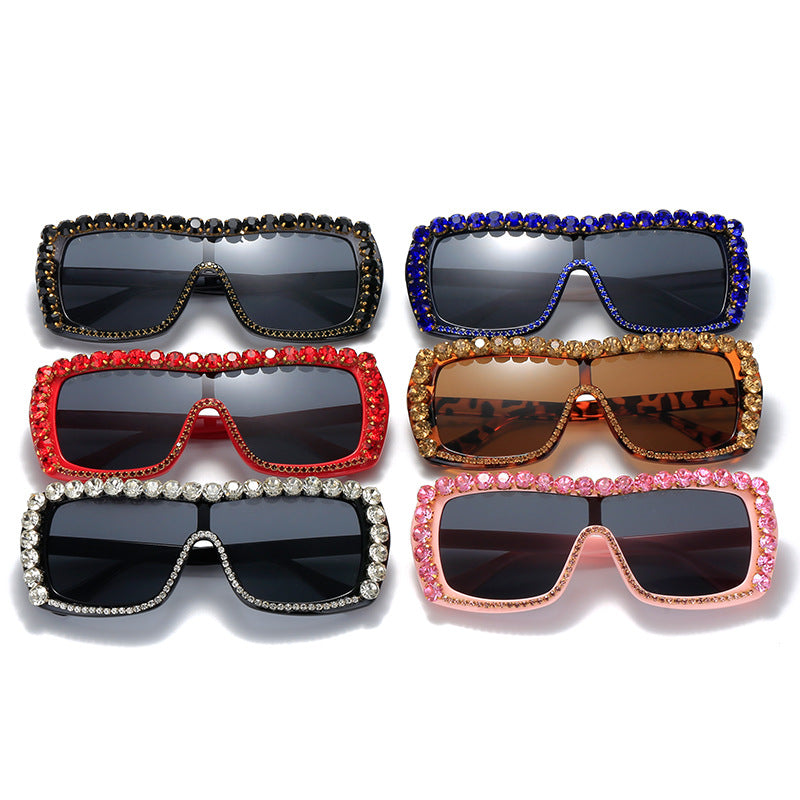 Damen extravagante Sonnenbrille mit funkelnden Akzenten Karnz