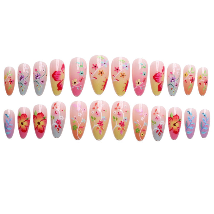 Kunstvolle Nagelspitzen mit floralen Designs Karnz