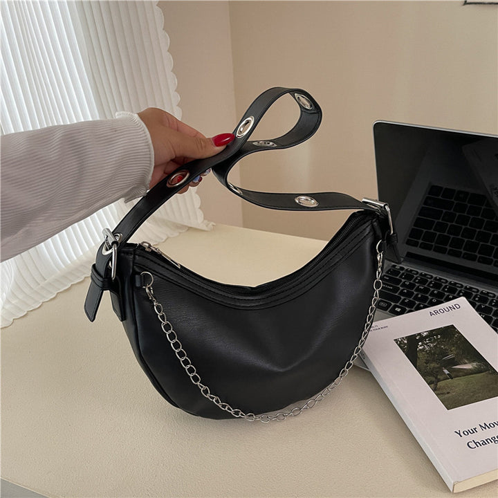 Moderne Hobo-Tasche mit Kettenhenkeln Karnz