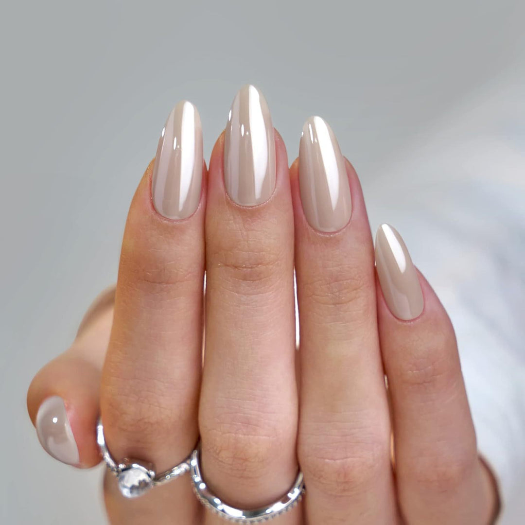 Kunstnägel mit Facettiertem Design Karnz