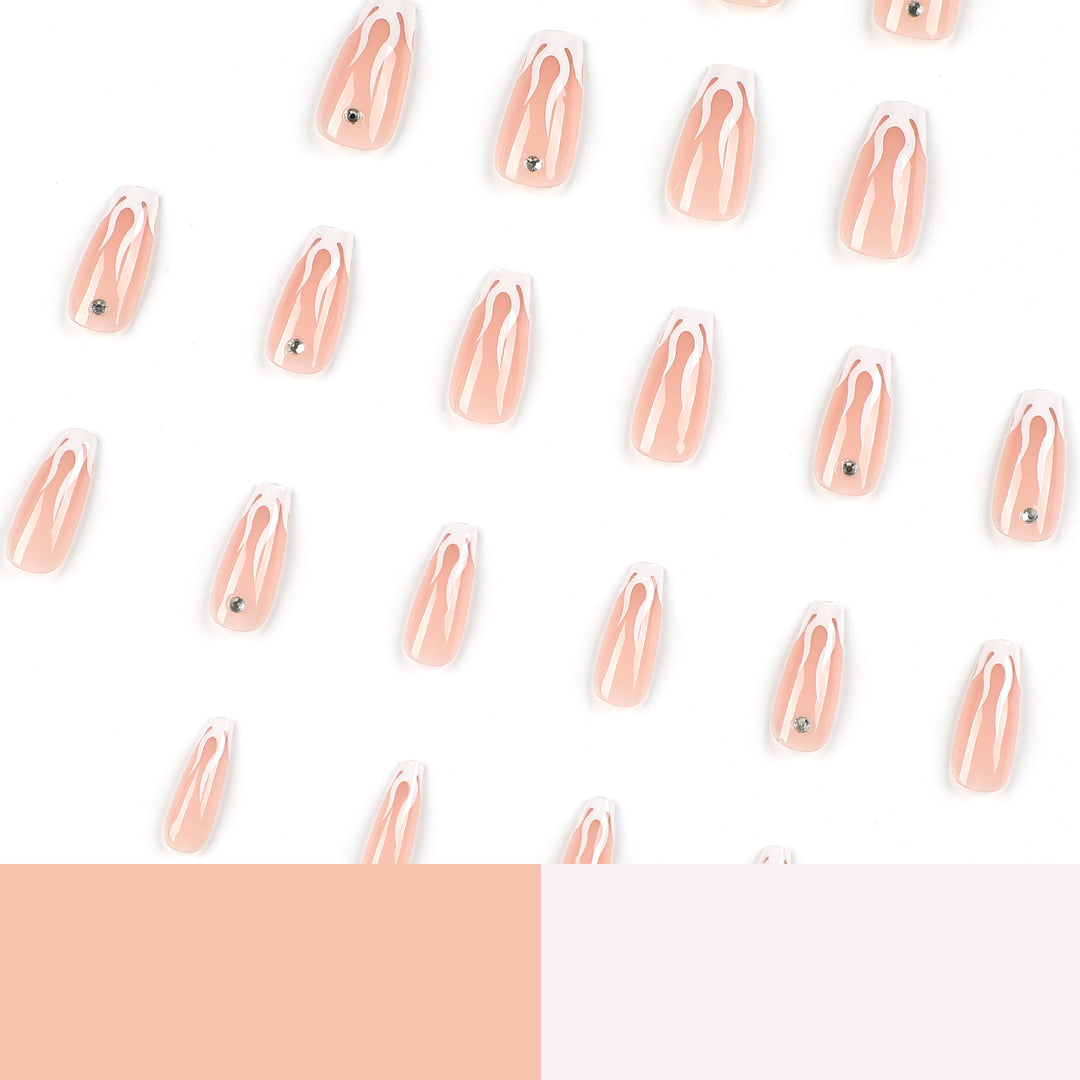 Kunstvolle Nagelverlängerungen mit glamourösem Design Karnz