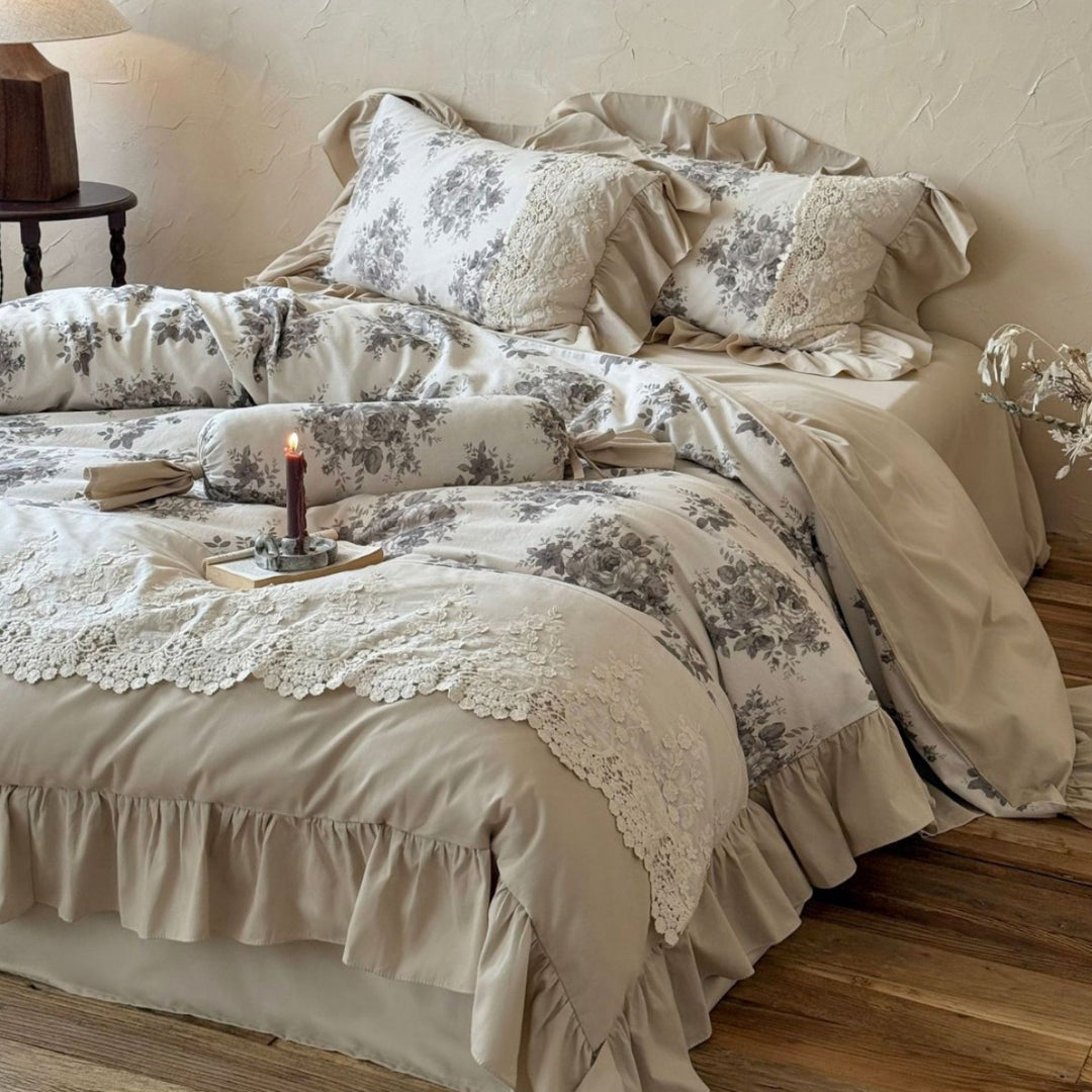 Luxuriöses Blumen-Spitzen-Rüschendeckenbezug-Set