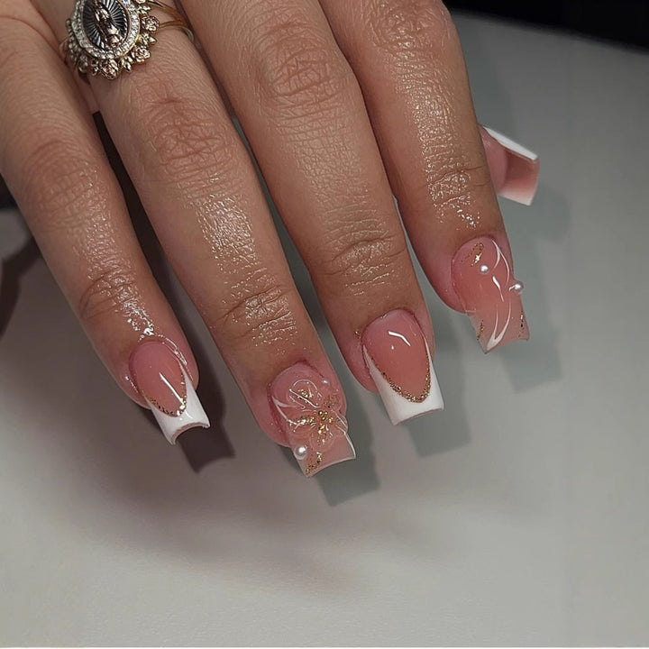 Elegantes Nagelkunst Press-On Set Karnz