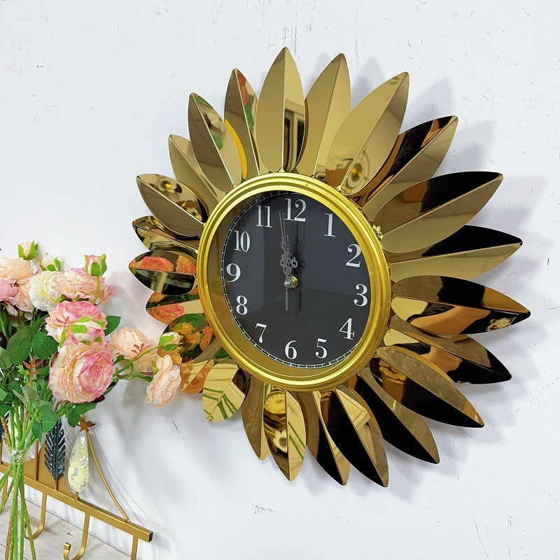 Sonnenstrahl Dekorative Wanduhr mit Blattmotiv Karnz