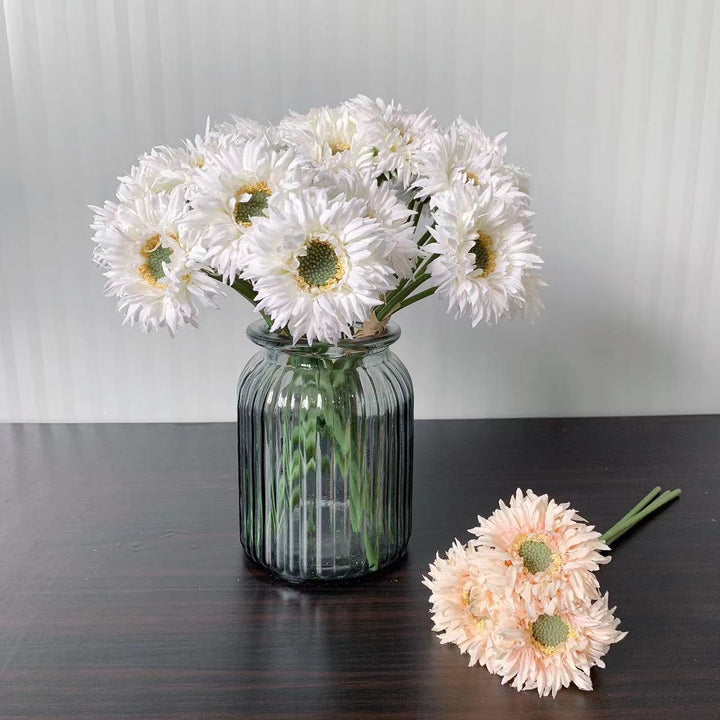Lebensechte Blumenstrauß