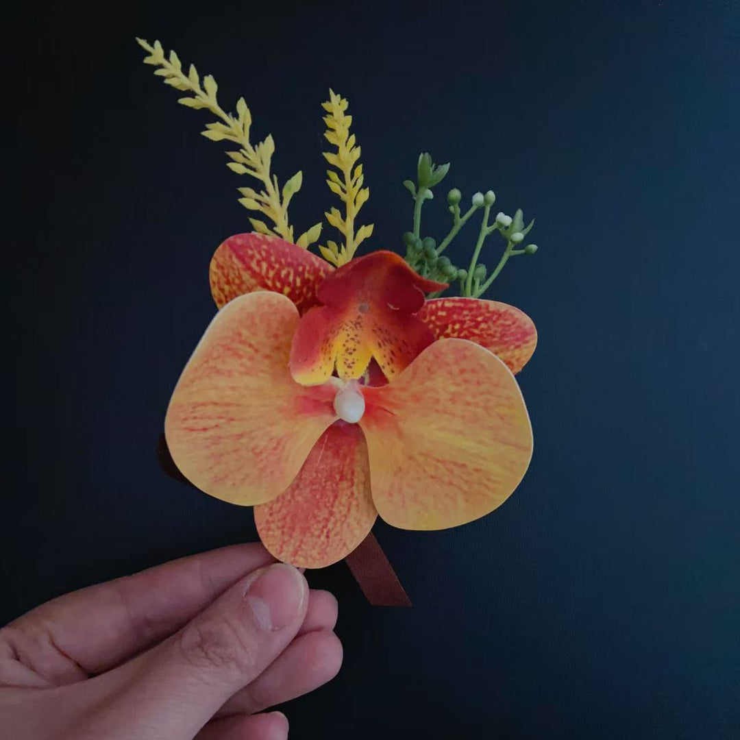 Dekorativer Orchideen-Anstecker