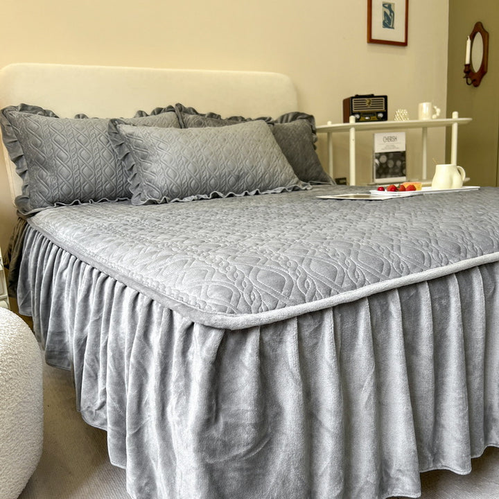 Textured Ruffled Bedspread